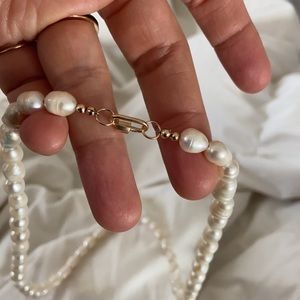 9 k solid yellow gold carabiner lock, 6mm.